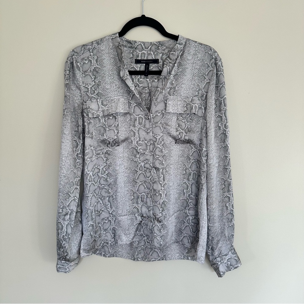 BCBGMAXAZRIA Gray Snakeskin Long Sleeve Blouse Top Size Small